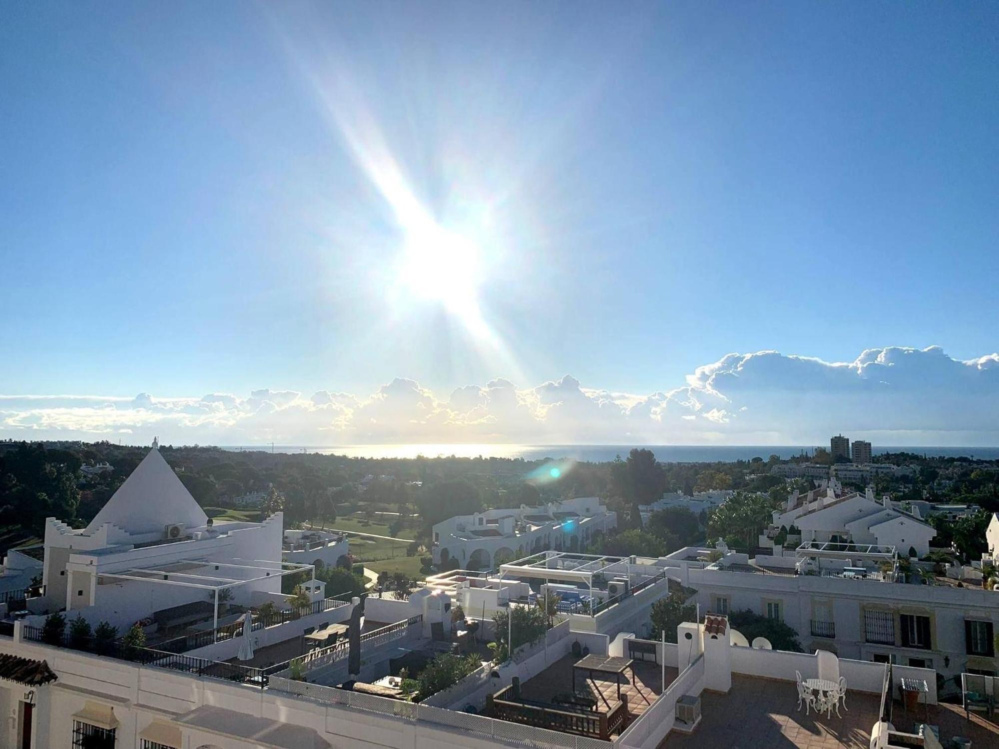 Luxury Townhouse Sea Views 10 Min From Puerto Banus Дом отдыха